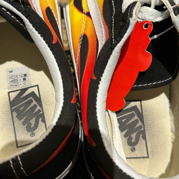 VANS - - Picture 4 of 5